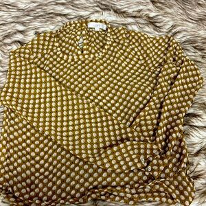 Women’s XXS top. Like new condition!